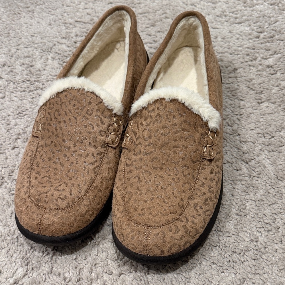 Vionic Tan Leopard Print Women's Slippers